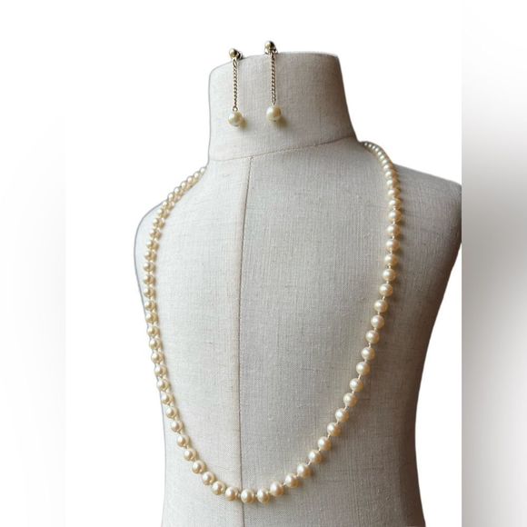 Jewelry - Set faux pearl strand and dangle earrings with tone studs